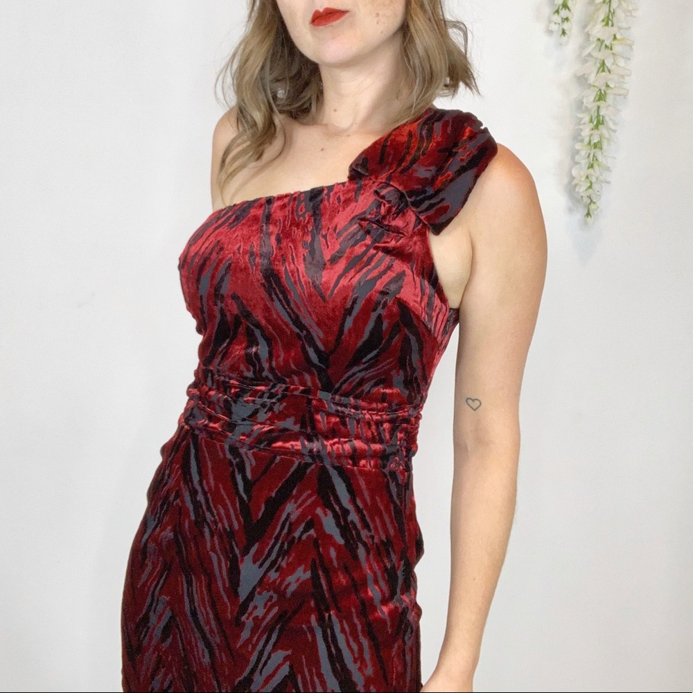 SILENCE + NOISE one shoulder velvet dress bow 1242 - Picture 2 of 6